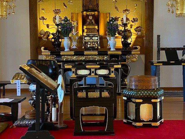 横須賀市　正覚寺様へ導師机・椅子・木鉦台を納入致しました