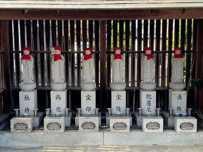 稲城市　圓照寺様に六地蔵の帽子・前掛を納入致しました